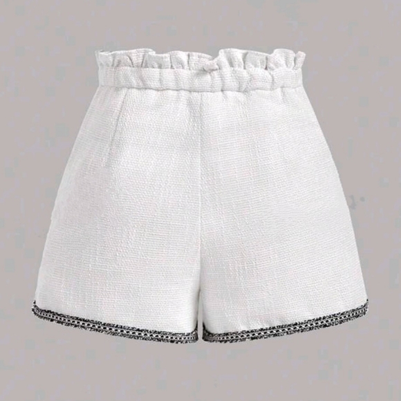 Women's black and white shorts - Picture 3 of 6